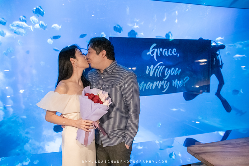 Indoor couple photoshoot session with Hendra & Grace at Ocean Restaurant (Resorts World Sentosa) Indoor couple photoshoot session with Hendra & Grace at Ocean Restaurant (Resorts World Sentosa)