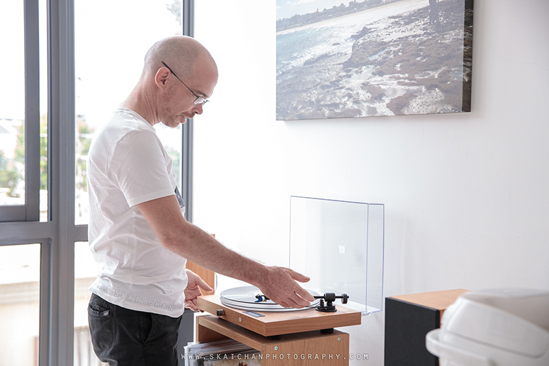 Lifestyle gramophone photoshoot session with Jerome Cheze at home Lifestyle gramophone photoshoot session with Jerome Cheze at home