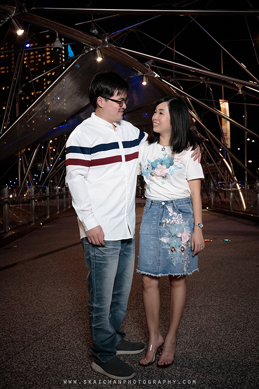 Night couple photoshoot session with Matt & Tika at Helix Bridge Night couple photoshoot session with Matt & Tika at Helix Bridge