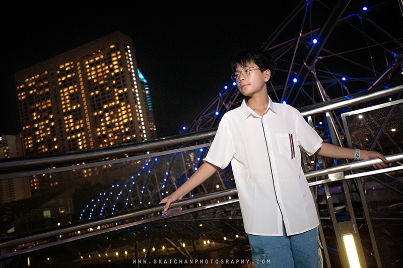 Night outdoor teenager photoshoot session with Jevon at Helix Bridge Night outdoor teenager photoshoot session with Jevon at Helix Bridge