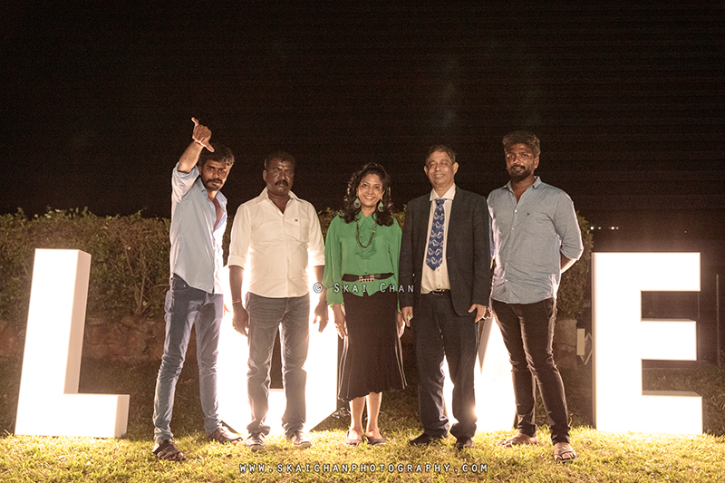 Night outdoor friends photoshoot session with Timothy & Friends at Changi Cottage Night outdoor friends photoshoot session with Timothy & Friends at Changi Cottage