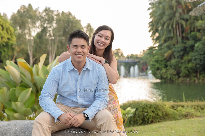 Outdoor couple photoshoot session with Jason & Natalie at Dragonfly Lake & Silver Garden (Gardens By The Bay) Outdoor couple photoshoot session with Jason & Natalie at Dragonfly Lake & Silver Garden (Gardens By The Bay)