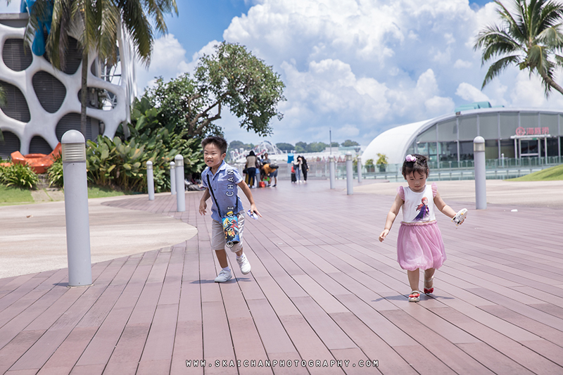 Children photoshoot session with Nicholas, Jonathan & Iverina at Vivocity Rooftop Children photoshoot session with Nicholas, Jonathan & Iverina at Vivocity Rooftop