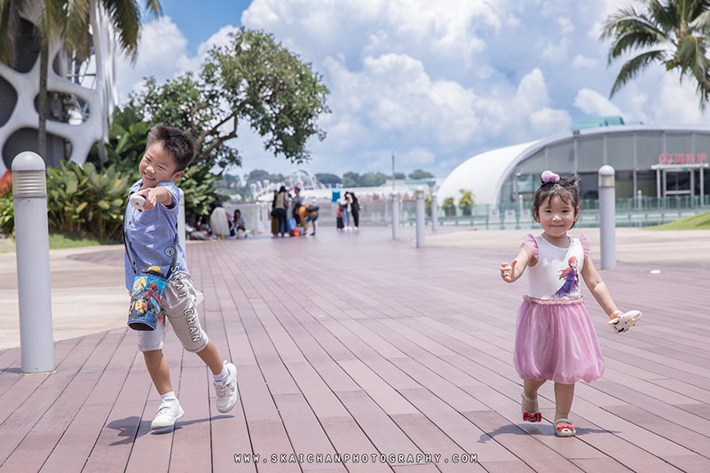 Children photoshoot session with Nicholas, Jonathan & Iverina at Vivocity Rooftop Children photoshoot session with Nicholas, Jonathan & Iverina at Vivocity Rooftop
