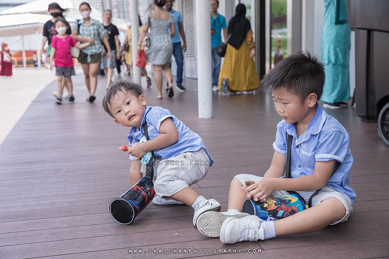 Children photoshoot session with Nicholas, Jonathan & Iverina at Vivocity Rooftop Children photoshoot session with Nicholas, Jonathan & Iverina at Vivocity Rooftop