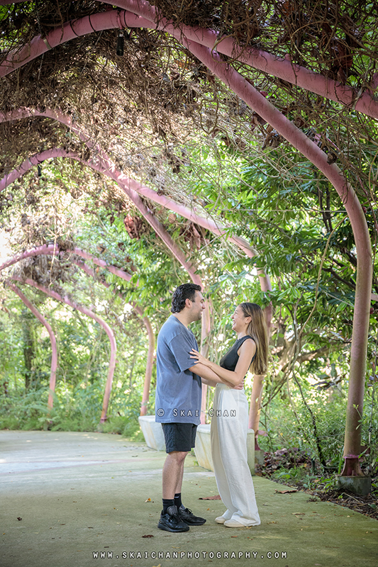 Outdoor couple photoshoot session with Andre & Yen at Chinese Garden & Supertree Groves (Gardens By The Bay) Outdoor couple photoshoot session with Andre & Yen at Chinese Garden & Supertree Groves (Gardens By The Bay)