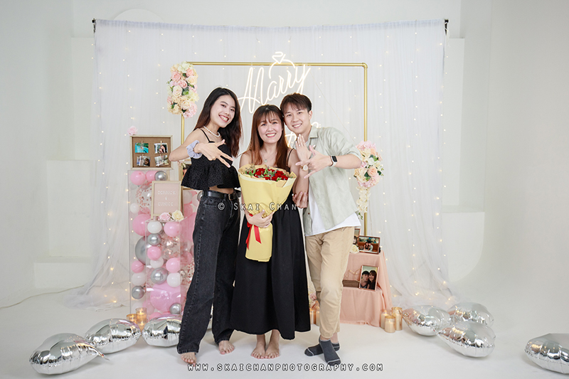 Studio friends photoshoot session with Derrick & Eunice at Our Studio Space (photography studio) Studio friends photoshoot session with Derrick & Eunice at Our Studio Space (photography studio)