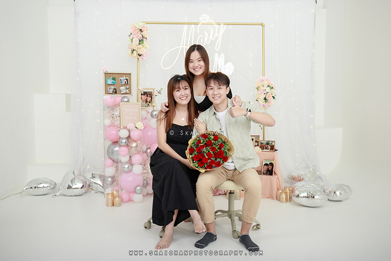 Studio friends photoshoot session with Derrick & Eunice at Our Studio Space (photography studio) Studio friends photoshoot session with Derrick & Eunice at Our Studio Space (photography studio)