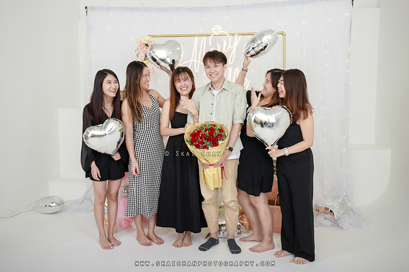 Studio friends photoshoot session with Derrick & Eunice at Our Studio Space (photography studio) Studio friends photoshoot session with Derrick & Eunice at Our Studio Space (photography studio)