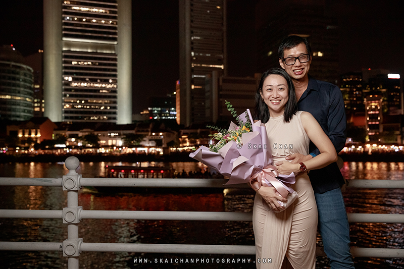 Night couple photoshoot session with Raymond & Serena at Promenade Boat Quay Night couple photoshoot session with Raymond & Serena at Promenade Boat Quay