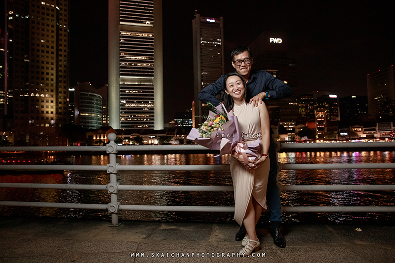 Night couple photoshoot session with Raymond & Serena at Promenade Boat Quay Night couple photoshoot session with Raymond & Serena at Promenade Boat Quay