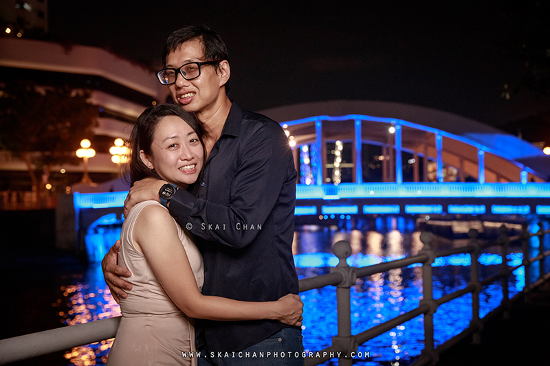 Night couple photoshoot session with Raymond & Serena at Promenade Boat Quay Night couple photoshoot session with Raymond & Serena at Promenade Boat Quay