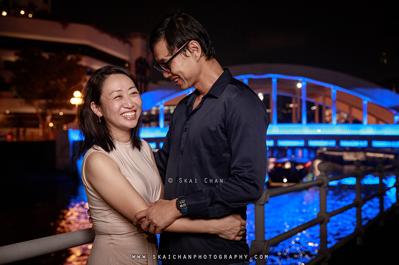 Night couple photoshoot session with Raymond & Serena at Promenade Boat Quay Night couple photoshoot session with Raymond & Serena at Promenade Boat Quay