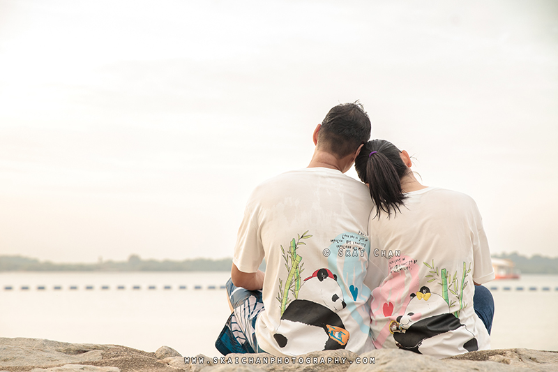 Beach couple photoshoot session with Raymond & Serena at Pasir Ris Park Beach couple photoshoot session with Raymond & Serena at Pasir Ris Park