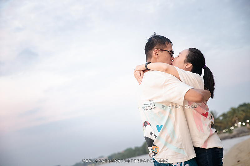 Beach couple photoshoot session with Raymond & Serena at Pasir Ris Park Beach couple photoshoot session with Raymond & Serena at Pasir Ris Park