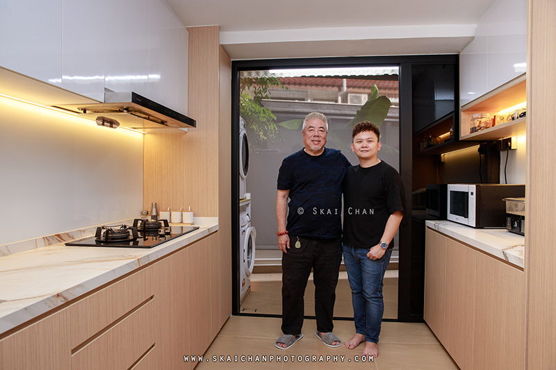 Testimonial photoshoot session with ID Calvin Lee and his client James Goh Testimonial photoshoot session with ID Calvin Lee and his client James Goh