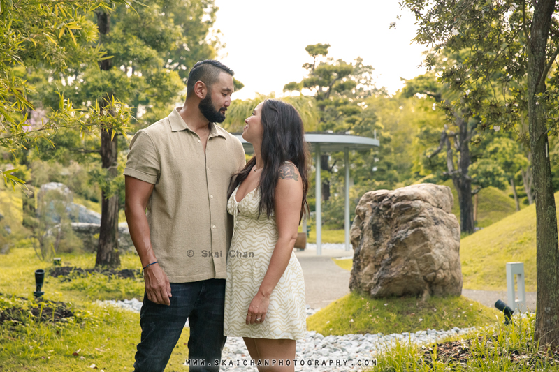 Outdoor casual couple photoshoot session with Ted & Holland at Gardens by the Bay