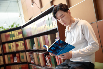Indoor Reading Photoshoot - Leonard Lye @ National Library building