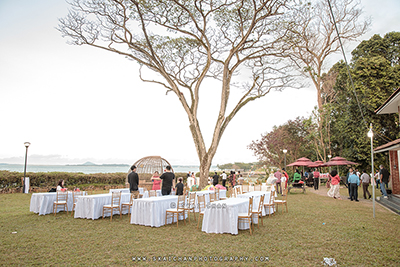 natural wedding photographer natural wedding photographer