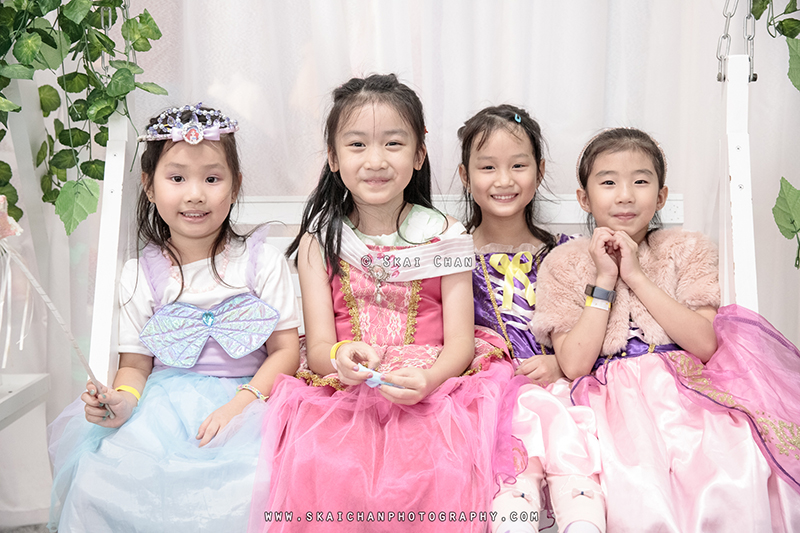 Professional children's photographer in Singapore